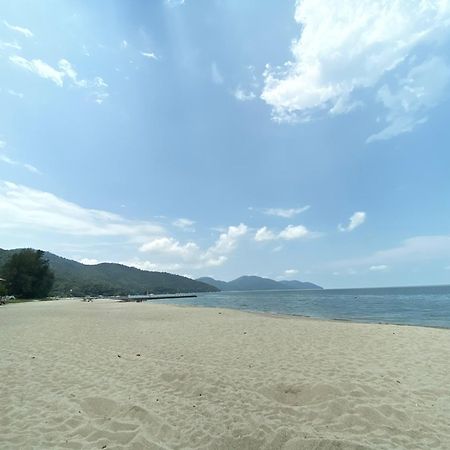 By The Sea Cozy Beachfront Home 253 Batu Ferringhi Exterior photo